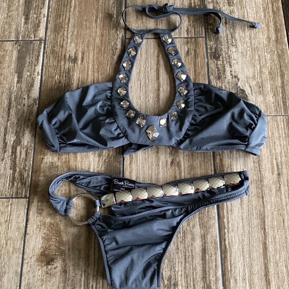 Beach Bunny swimsuit with Crystal’s brand new Size M